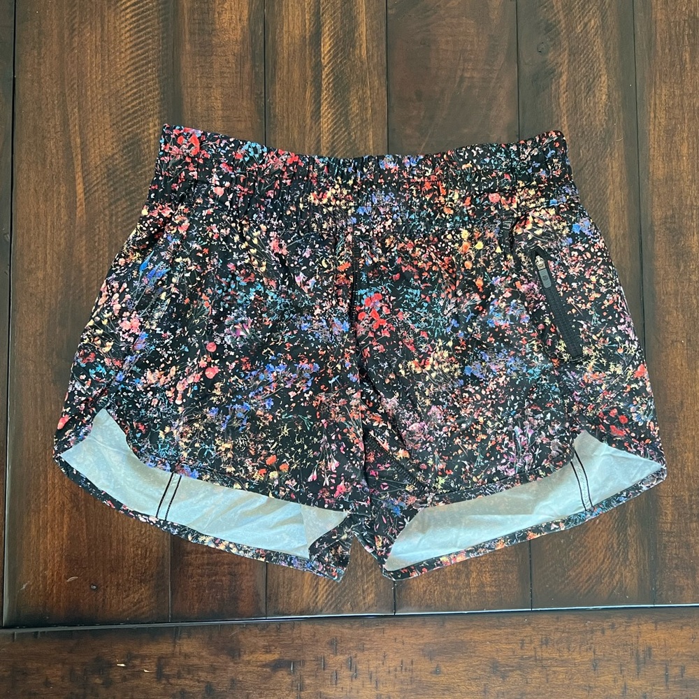 LULULEMON TRACKER shorts, Floral Hotty Hot Speed Up,4” inseam, lined